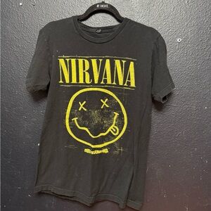 NIRVANA Black and Yellow Graphic Tee Size Medium